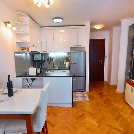 One Bedroom Apartment Terrace Parking สปลิท ภายนอก รูปภาพ