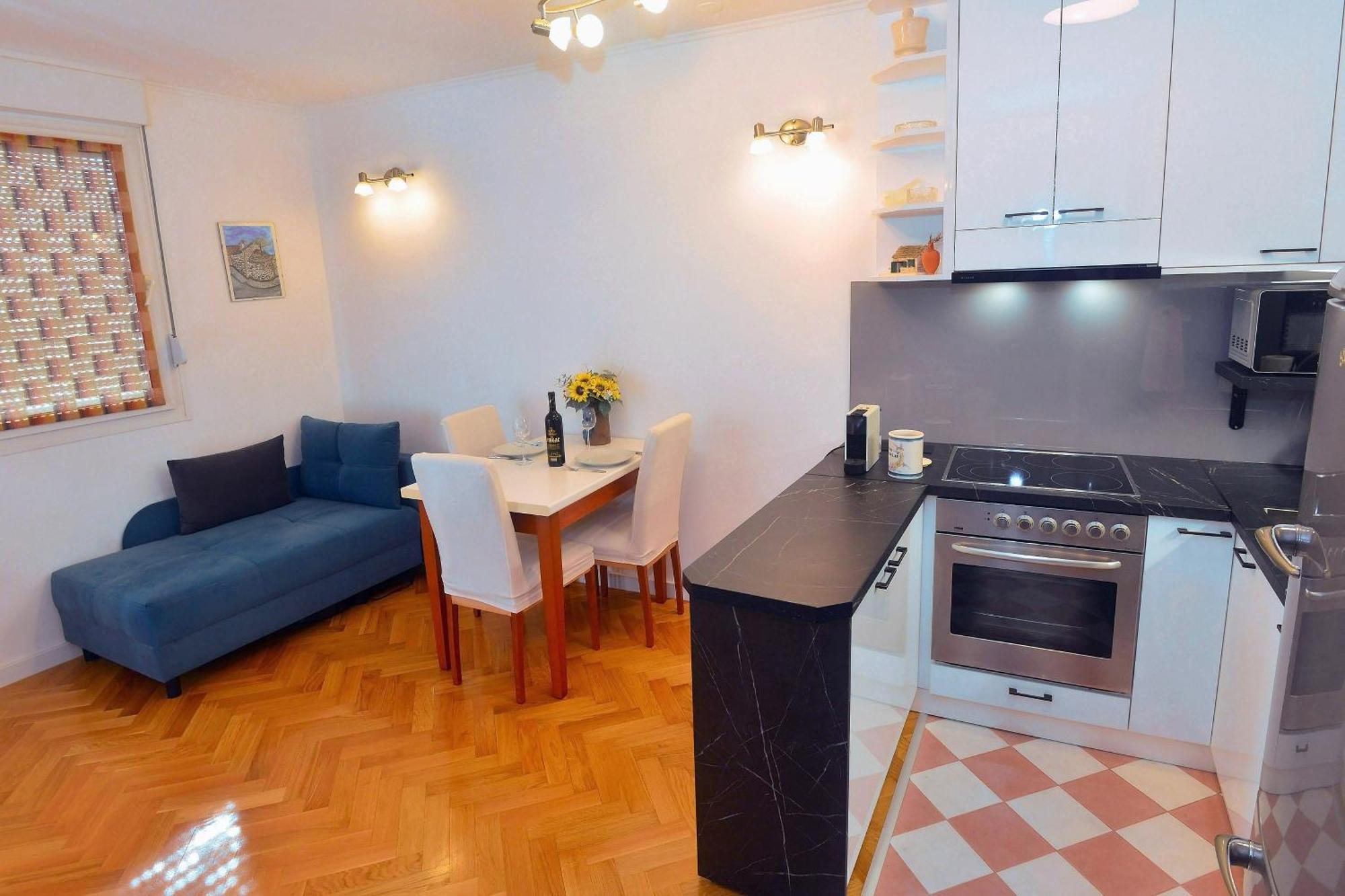 One Bedroom Apartment Terrace Parking สปลิท ภายนอก รูปภาพ