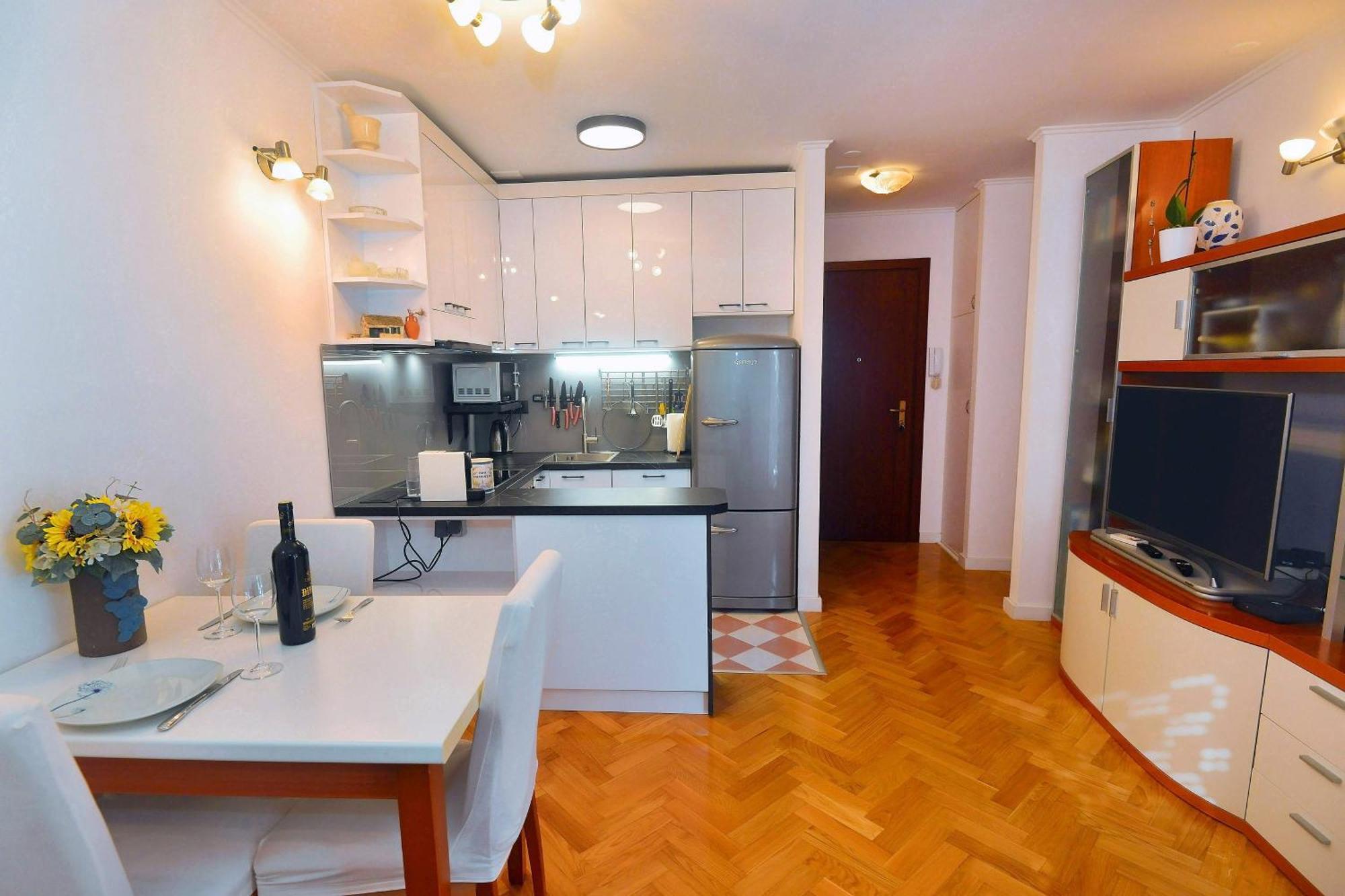 One Bedroom Apartment Terrace Parking สปลิท ภายนอก รูปภาพ