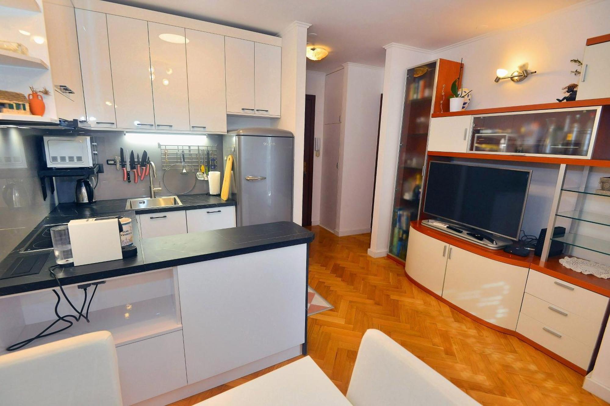 One Bedroom Apartment Terrace Parking สปลิท ภายนอก รูปภาพ